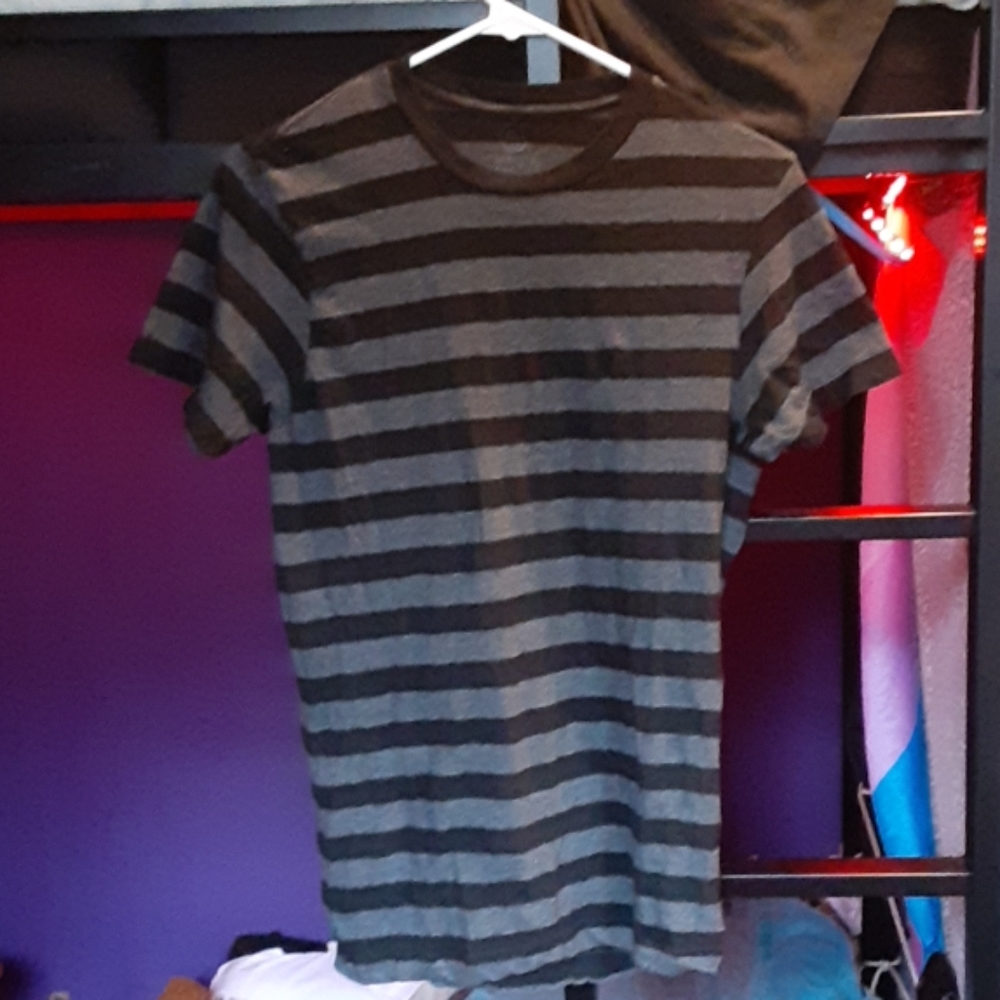 Inner sanctum striped tee shirt small